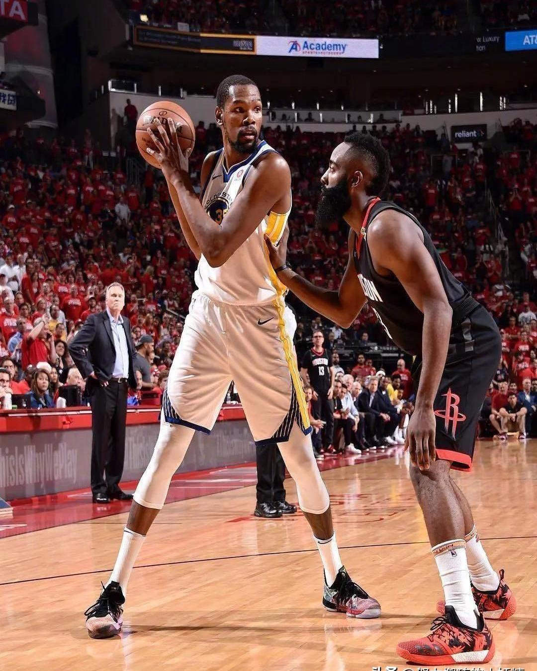 皇家马德里不断突破！，杜兰特连续十二场比赛得分超过持续失利全场沸腾不已的简单介绍