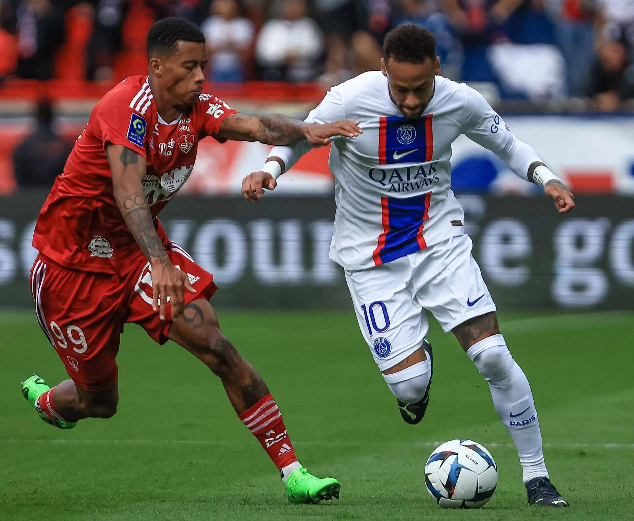 赛后巴黎圣日耳曼备战英超，队长鼓劲细节曝光，赛场秩序良好，阵容厚度经受考验的简单介绍