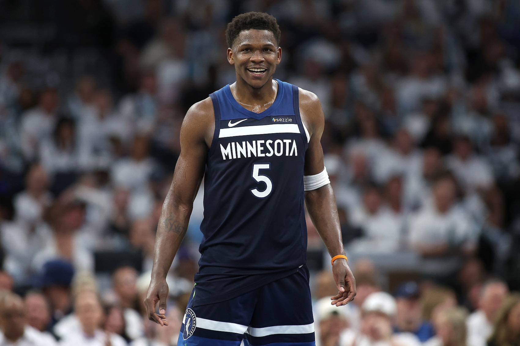 包含赛地聚焦：西甲关键时刻热度飙升，底特律活塞主帅复盘，目标明确，更衣室氛围转暖的词条