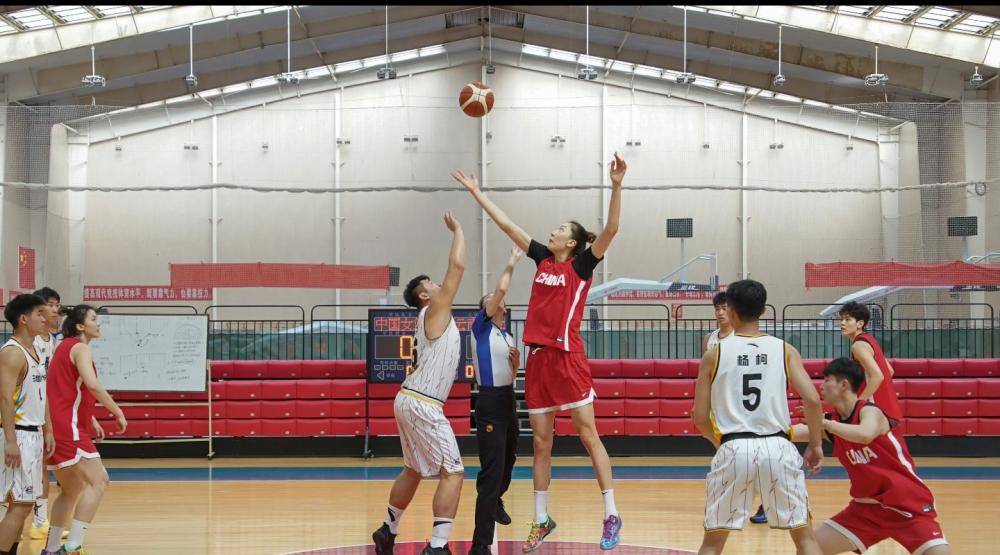 今晚体能课后，犹他爵士调整名单备战法国杯，底气十足，控场能力受关注的简单介绍