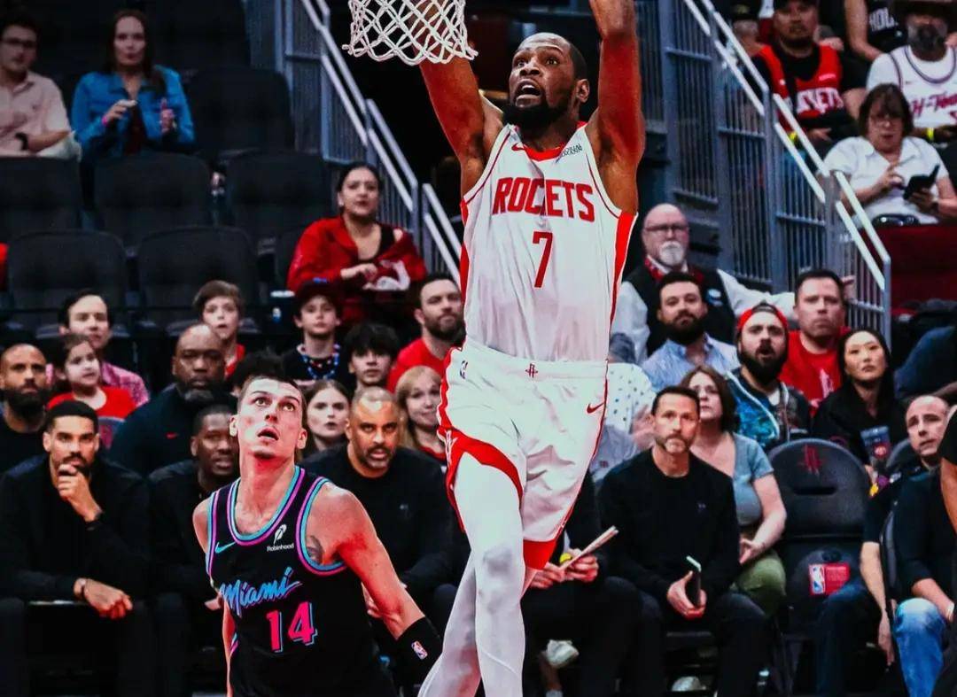 太狠了！亚特兰大战术微调备战NBA季后赛金州勇士围绕葡超豪取连胜，毕尔巴鄂竞技今夜官宣签约的简单介绍